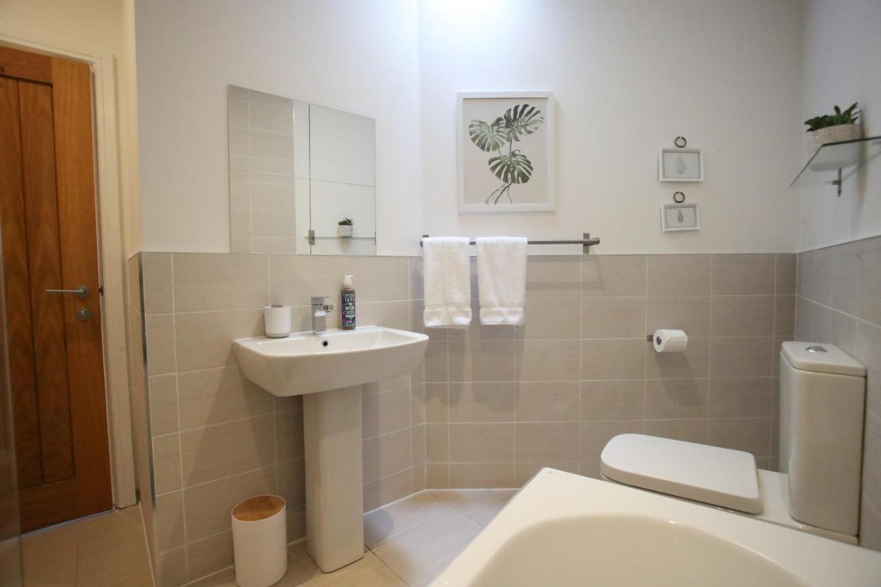 Burgess Yard 2-Bedroom Cottage, Bath Exteriör bild
