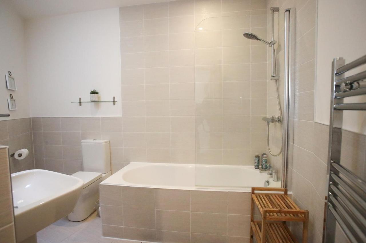 Burgess Yard 2-Bedroom Cottage, Bath Exteriör bild